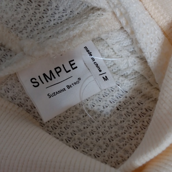 SIMPLE..SUZANNE BETRO..OVERSIZED BUTTON UP.. - Picture 6 of 8